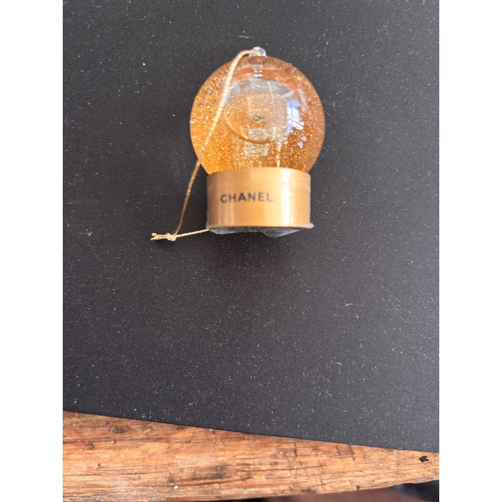 CHANEL 2021 No.5 snow globe mini novelty gold ornament limited edition rare